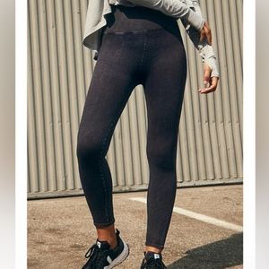 NWOT Free People Happiness Runs leggings
